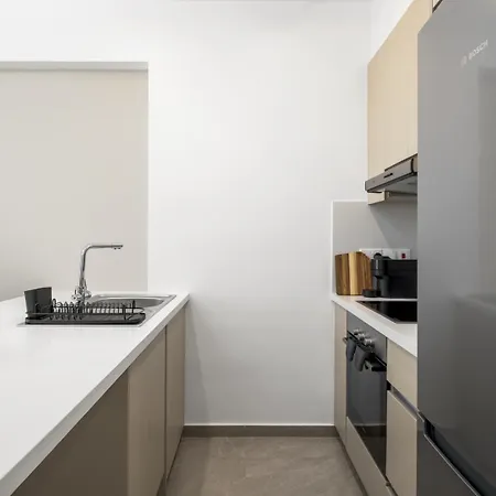 Universal Residences D Iv - Studio Apartman Paphos